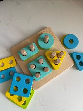 Lovevery Wooden Stack & Sort Peg Toy
